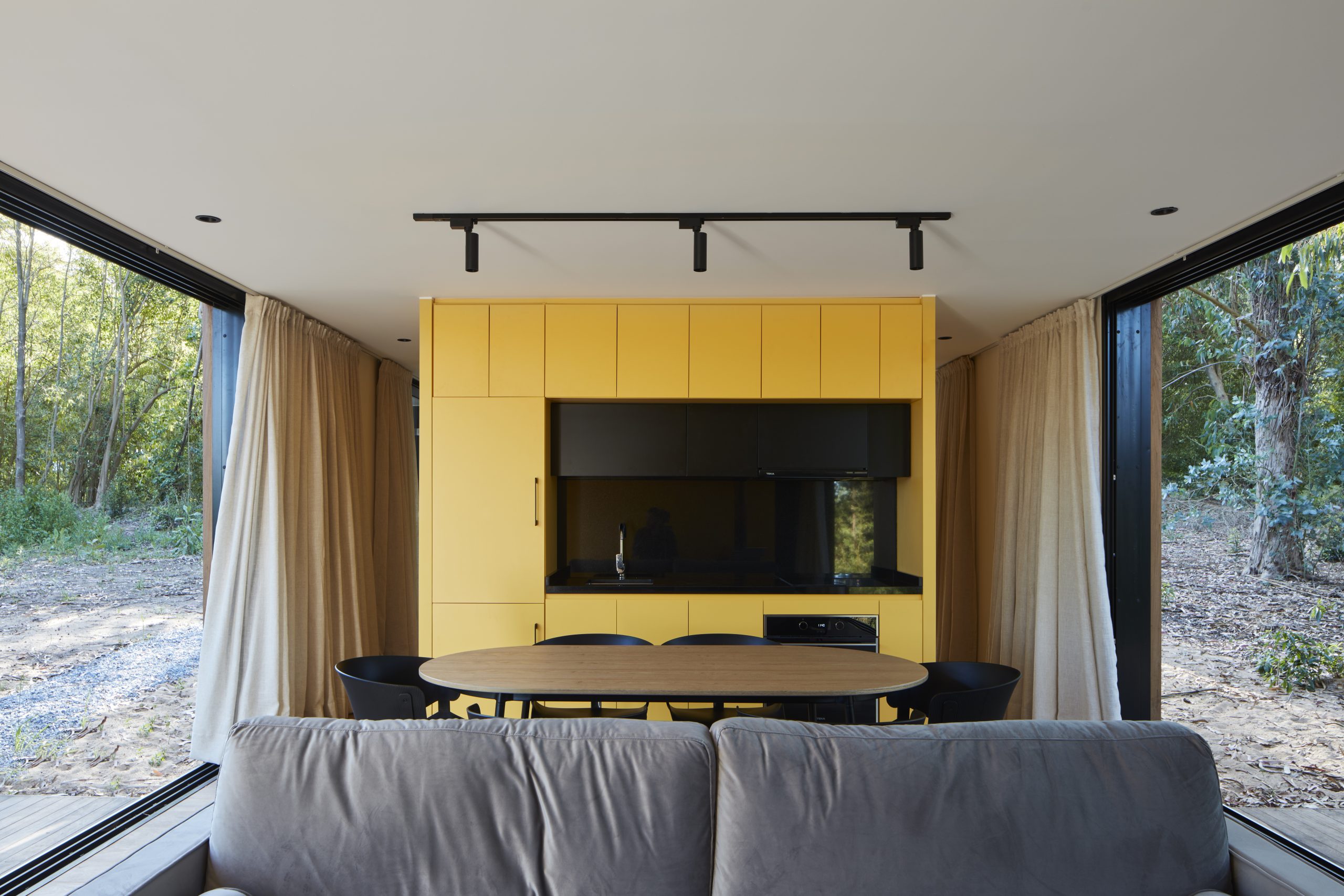 Casa modular é projetada em Punta del Este. Casa Mazzini-IHOUSE