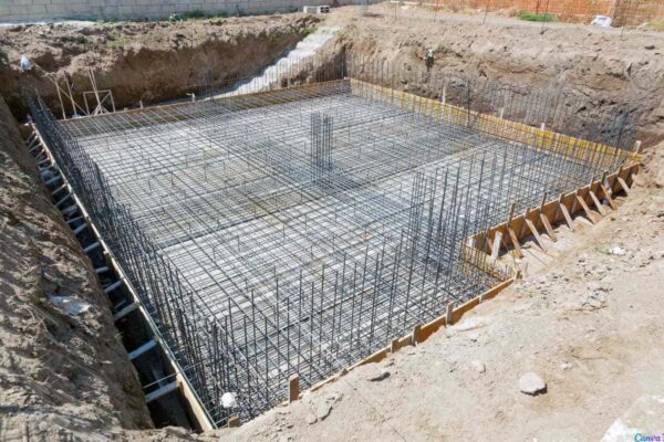 Tipos de fundação para casa mostrando radier e sapata corrida - RSAI Arquitetura