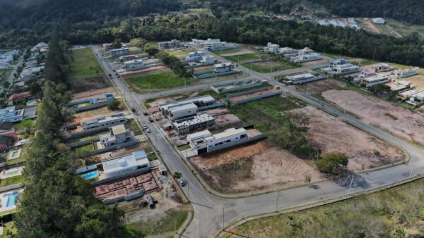 Financie o terreno dos seus sonhos: Arquiteto especialista em realizar seu projeto de vida com financiamento aprovado e rápido