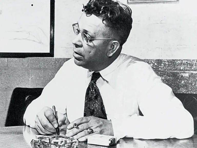 Quem inventou o micro-ondas revolucionou a cozinha. Imagine agora sua casa inteira transformada por um projeto arquitetônico que une funcionalidade brilhante e design que tira o fôlego! Descubra como elevamos seu lar ao próximo nível de conforto e estilo. Seu futuro começa com um clique!