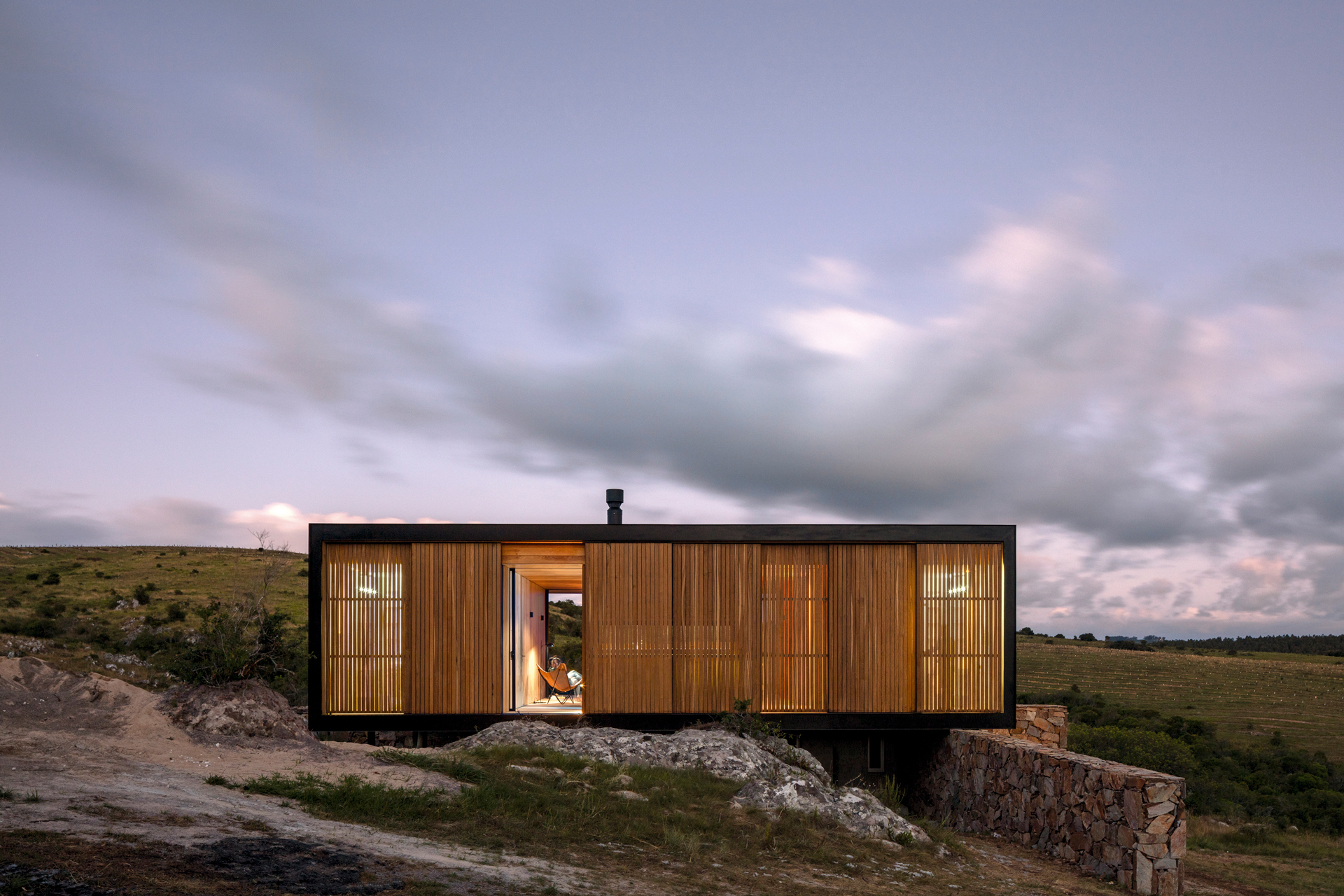 Casa modular moderna: realize o sonho de um lar com design inovador, construção ágil e arquitetura personalizada. Visite e inspire-se!