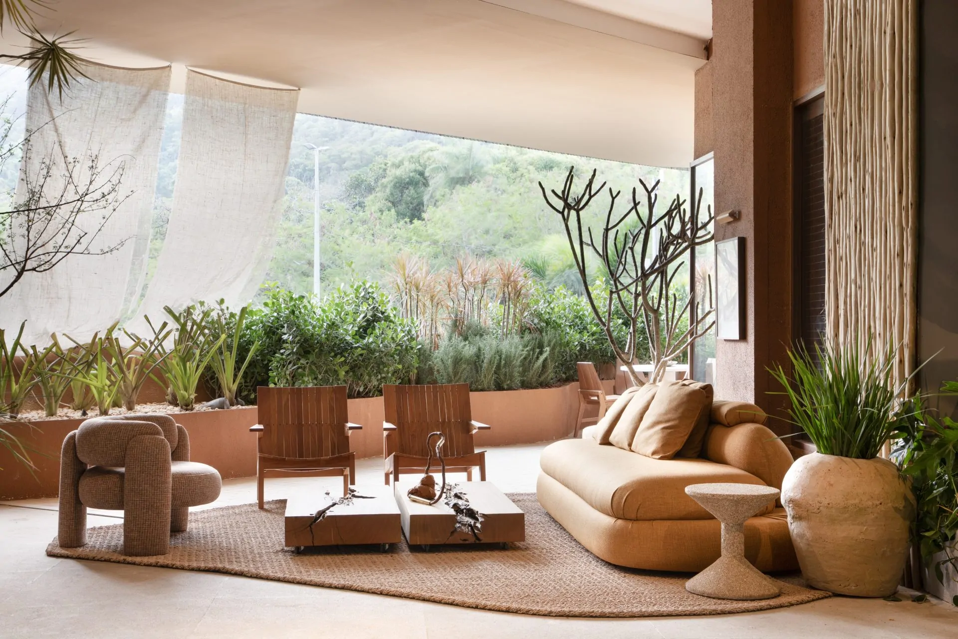 O segredo de uma sala espetacular? Um tapete luxo para sala que é pura obra de arte. Deixe nossos arquitetos projetarem seu sonho!