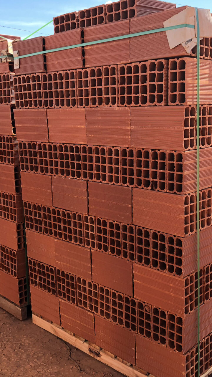 Tijolo de Qualidade por Metro Quadrado: Orçamento Rápido e Preciso | Descubra o Custo do Seu Milheiro!