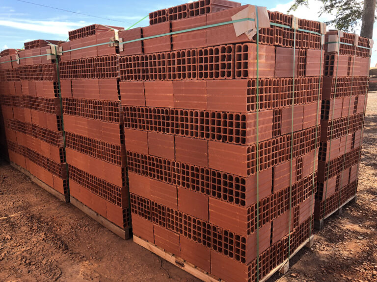 Tijolo de Qualidade por Metro Quadrado: Orçamento Rápido e Preciso | Descubra o Custo do Seu Milheiro!