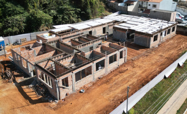 Chega de adiar o sonho! Desvende como financiar construção em terreno próprio e construa sua casa perfeita HOJE com a orientação de arquitetos especialistas que transformam ideias em lares reais.