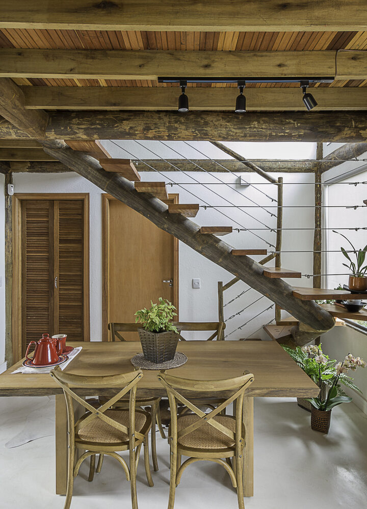 Transforme seu sonho em realidade! Descubra como construir um chalé deslumbrante e exclusivo, com projetos arquitetônicos que garantem beleza, funcionalidade e um processo sem complicações.