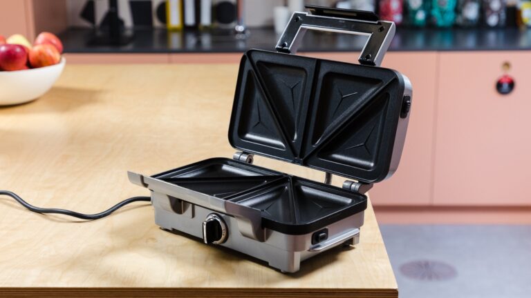 Descubra a Sanduicheira Perfeita: Seu Guia Essencial para Sanduíches Incríveis e uma Cozinha Impecável!