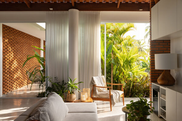 Transforme seu sonho em lar! Como construir uma casa gastando pouco com um projeto arquitetônico inteligente, que prova que economia e design de alto nível andam juntos. Visualize sua nova vida!