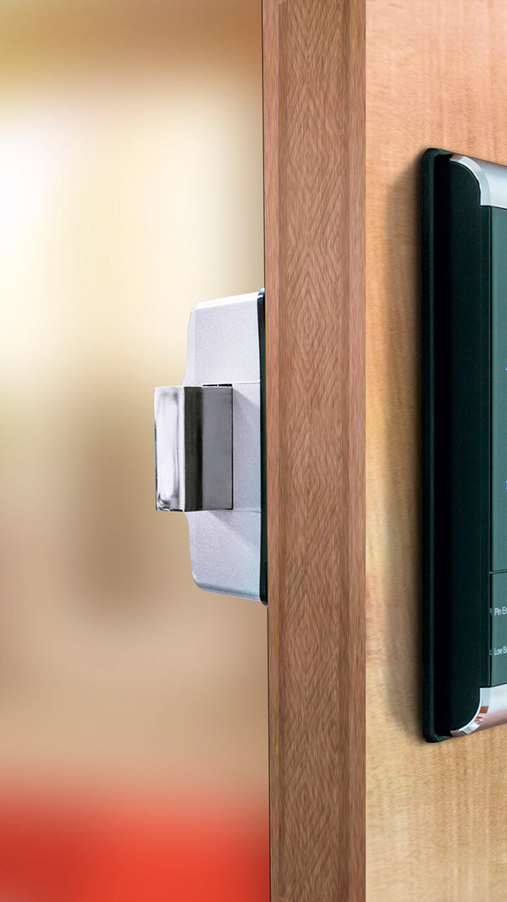 Fechadura Eletrônica Inteligente: Transforme Sua Casa em um Refúgio de Segurança e Tecnologia Futurista com Nossos Projetos Arquitetônicos Exclusivos.