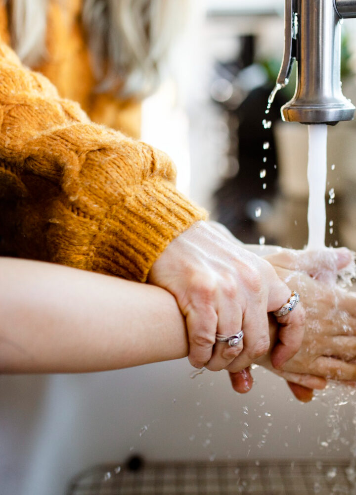 Como economizar agua? A imagem revela um projeto arquitetônico sustentável que reduz drasticamente suas contas e valoriza sua casa. Descubra a inteligência do design!