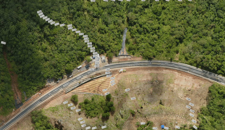 O que é uma pequena elevação no terreno? Desvende o segredo dos terrenos desafiadores e veja como arquitetos transformam morros e aclives em projetos únicos, com vistas espetaculares e valorização inteligente. Inspire-se no poder do design que domina a topografia!