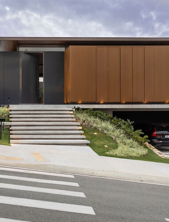 Fachada de casa minimalista dos sonhos: design arquitetônico que inspira sofisticação, valoriza seu imóvel e define seu estilo. Clique e transforme seu lar!