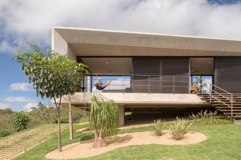 Terreno Perfeito: Sua Casa dos Sonhos Começa Aqui com Ajuda Especializada para Escolher o Local Ideal!
