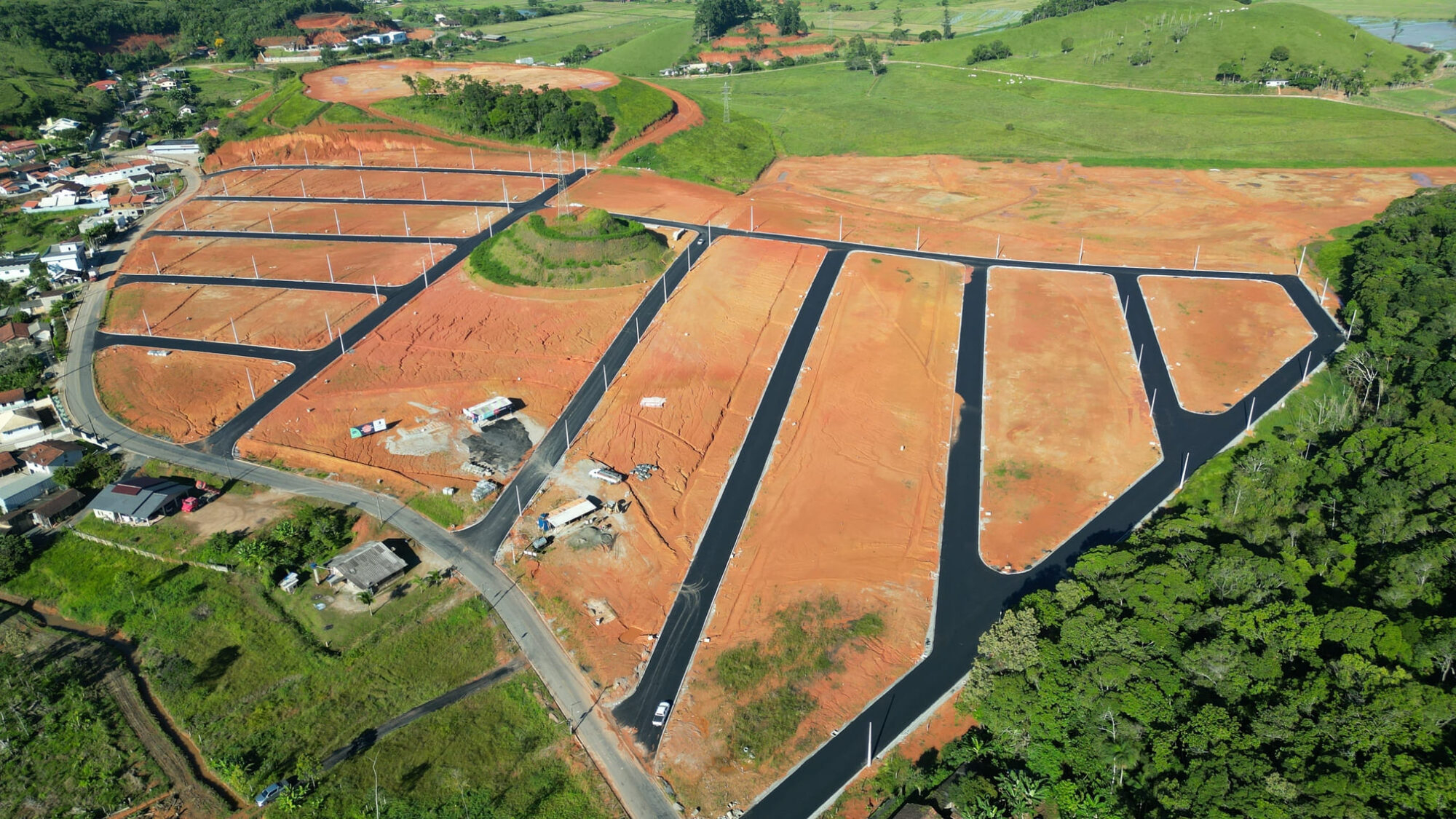Terreno dos Sonhos: Seu Guia Essencial para Construir a Casa Perfeita e Valorizar seu Investimento.