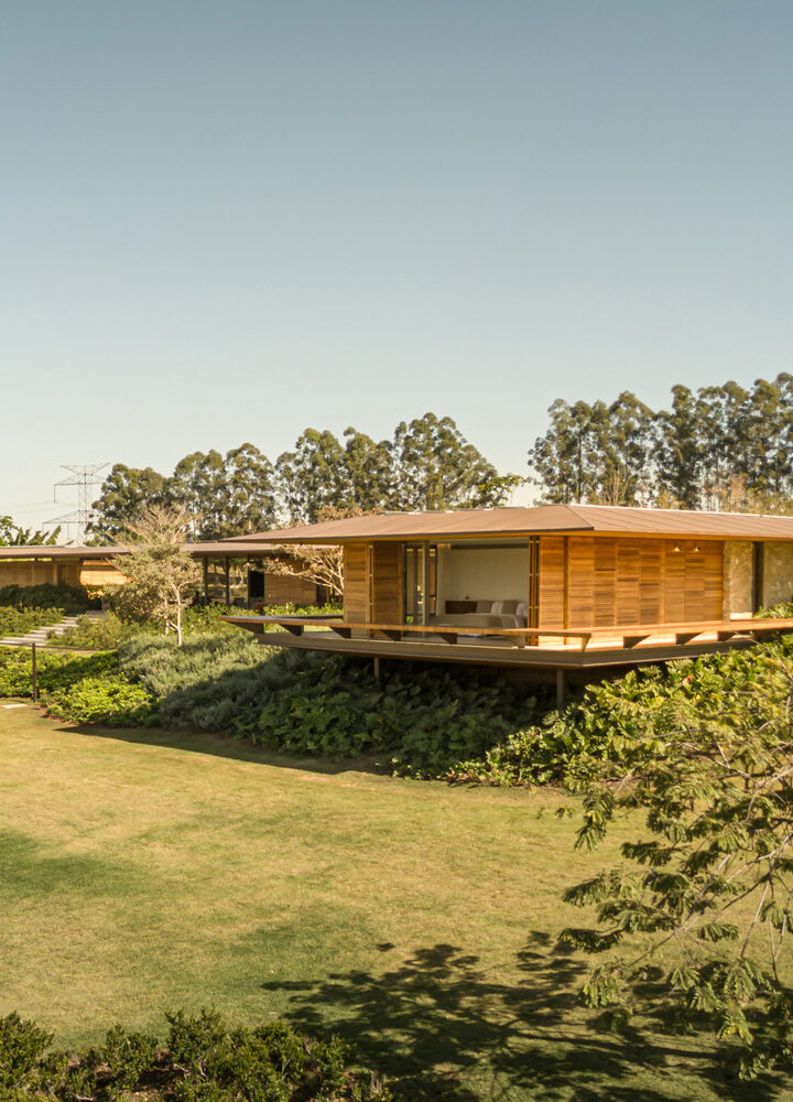 Lote em Condomínio Fechado: Seu Sonho de Casa Perfeita Aguarda! Construa seu Refúgio Exclusivo.